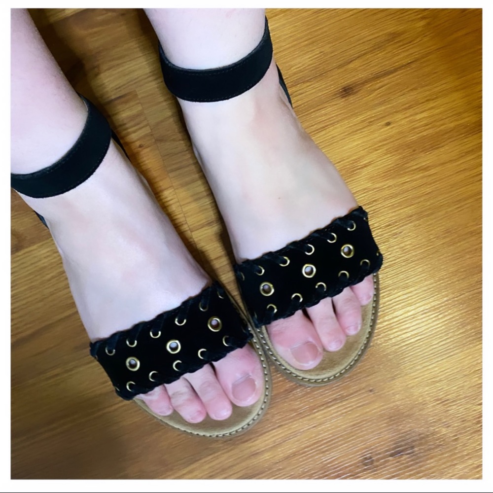Clark’s Suede Sandals Size 9 in Great Condition